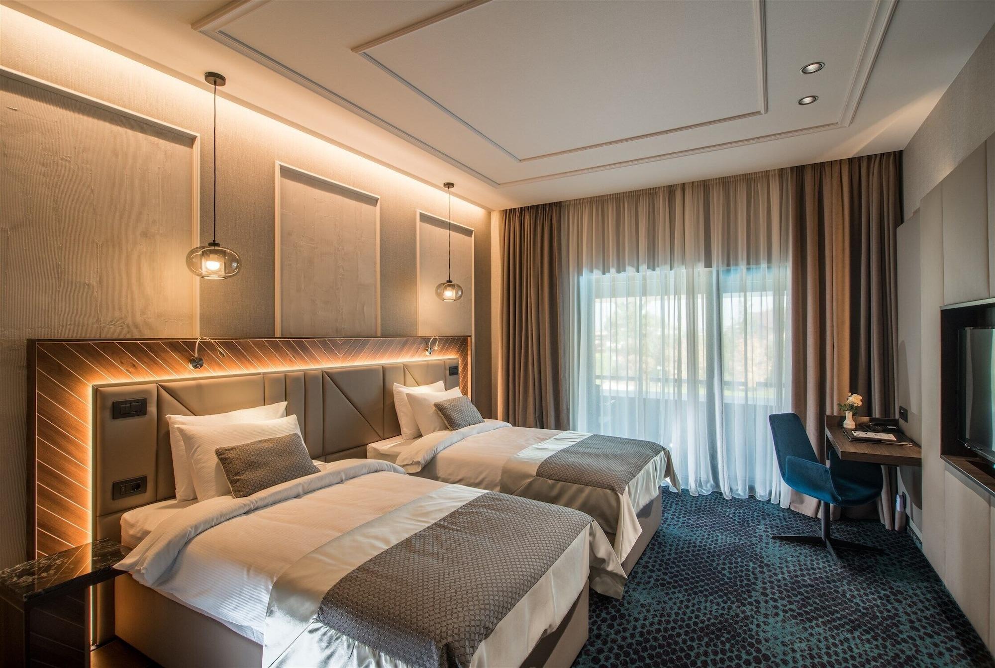 Sky Blue Hotel & Spa Paulesti  Bagian luar foto