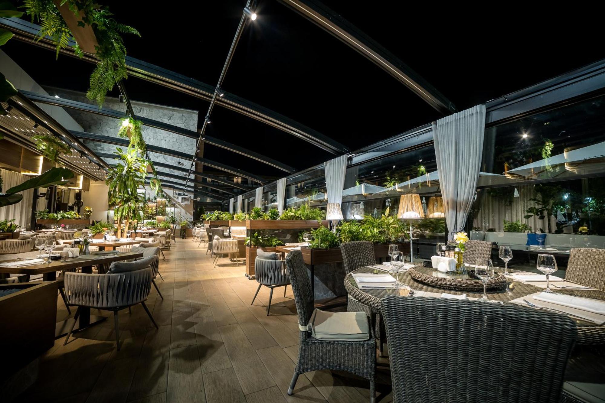 Sky Blue Hotel & Spa Paulesti  Bagian luar foto