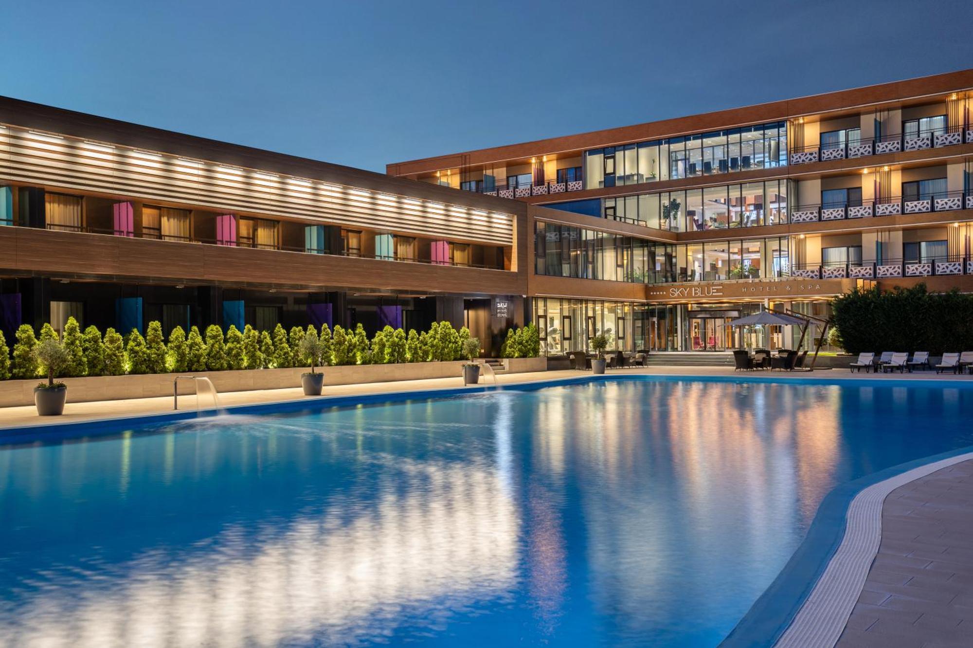 Sky Blue Hotel & Spa Paulesti  Bagian luar foto