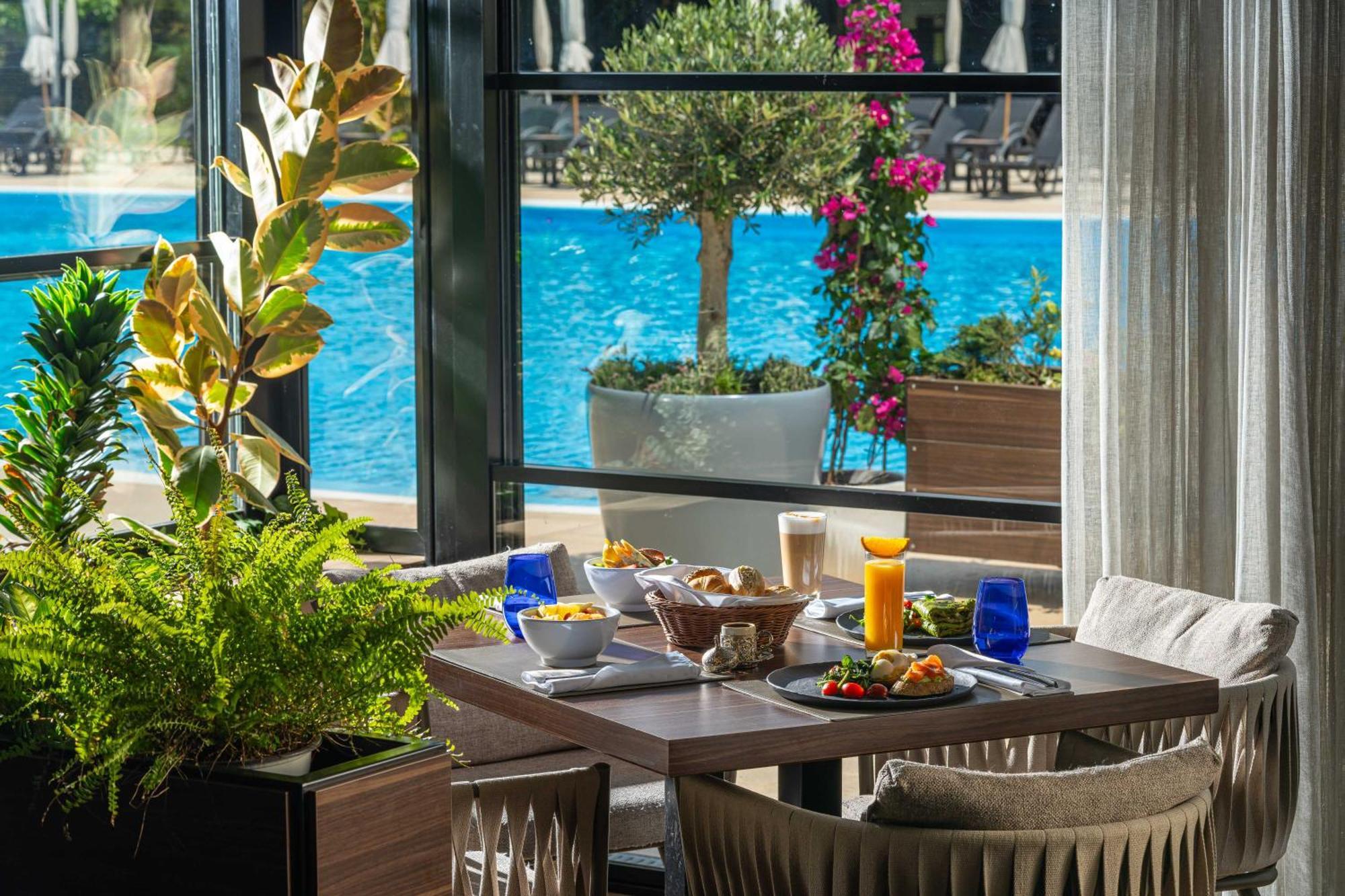 Sky Blue Hotel & Spa Paulesti  Bagian luar foto
