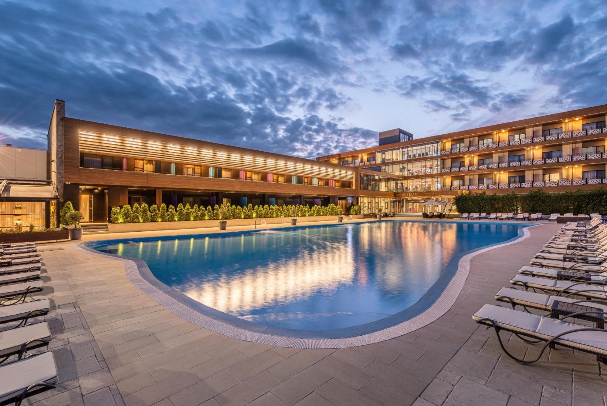 Sky Blue Hotel & Spa Paulesti  Bagian luar foto
