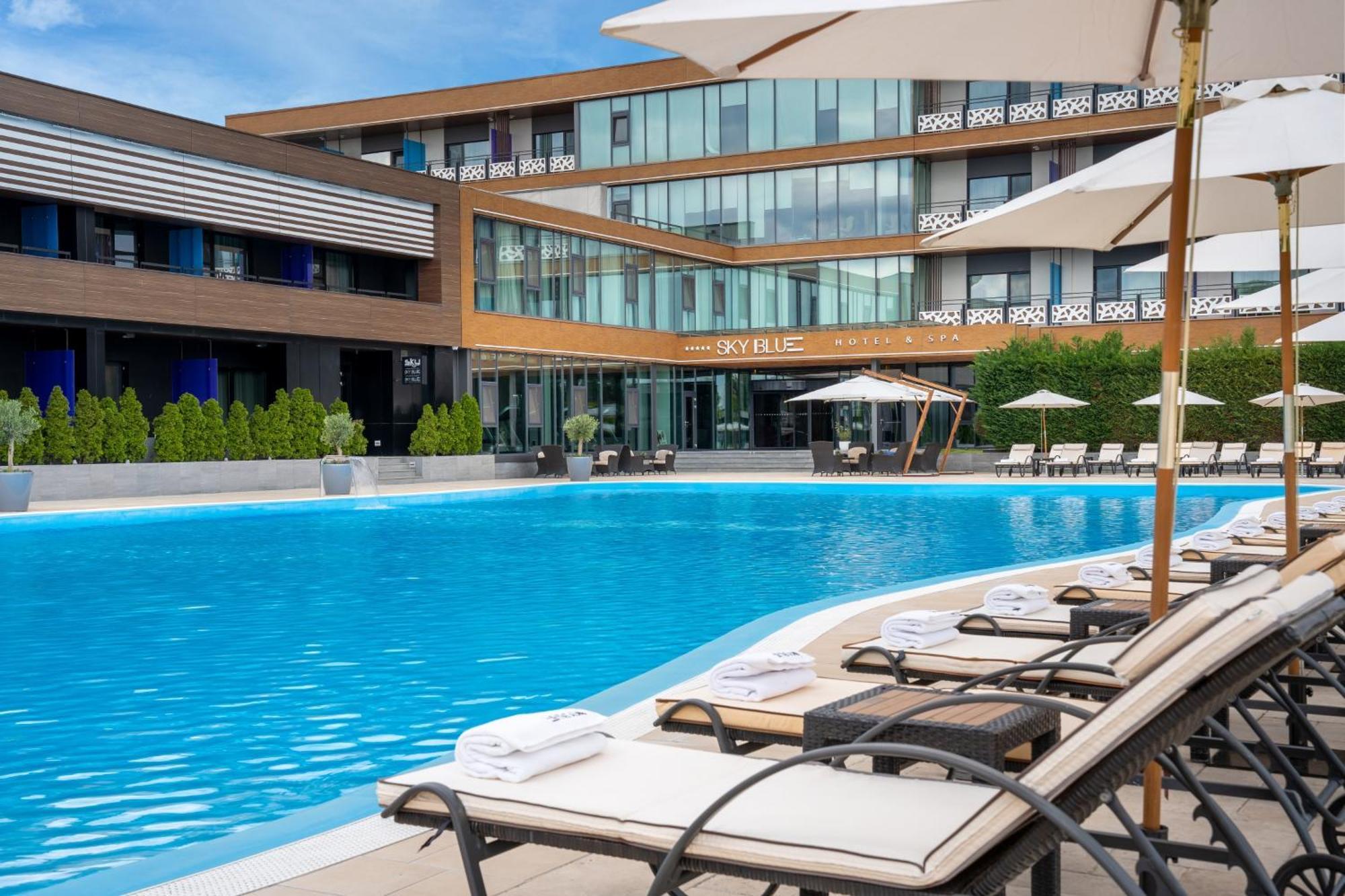 Sky Blue Hotel & Spa Paulesti  Bagian luar foto